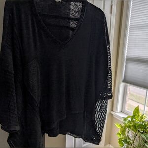 POL Distressed and Oversized Black Knit Top Size Small Wore Once
